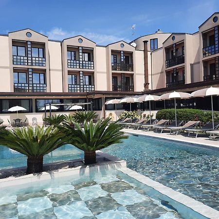 River Park Hotel Амелия Экстерьер фото